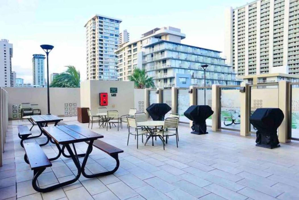 1414- Heart Of Waikiki With Kitchen - Free Parking - City View Χονολουλού Εξωτερικό φωτογραφία