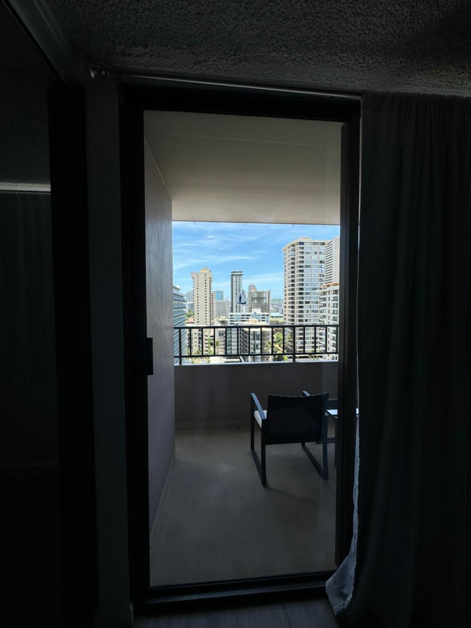 1414- Heart Of Waikiki With Kitchen - Free Parking - City View Χονολουλού Εξωτερικό φωτογραφία